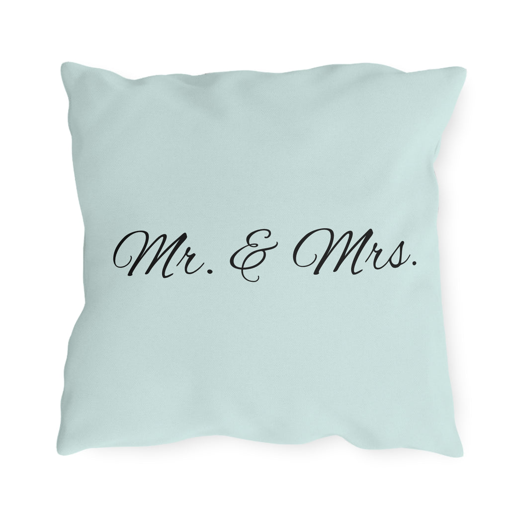 Outdoor Pillow — "Home Sweet Home" Monochrome Decorative Cushion for Porch & Patio