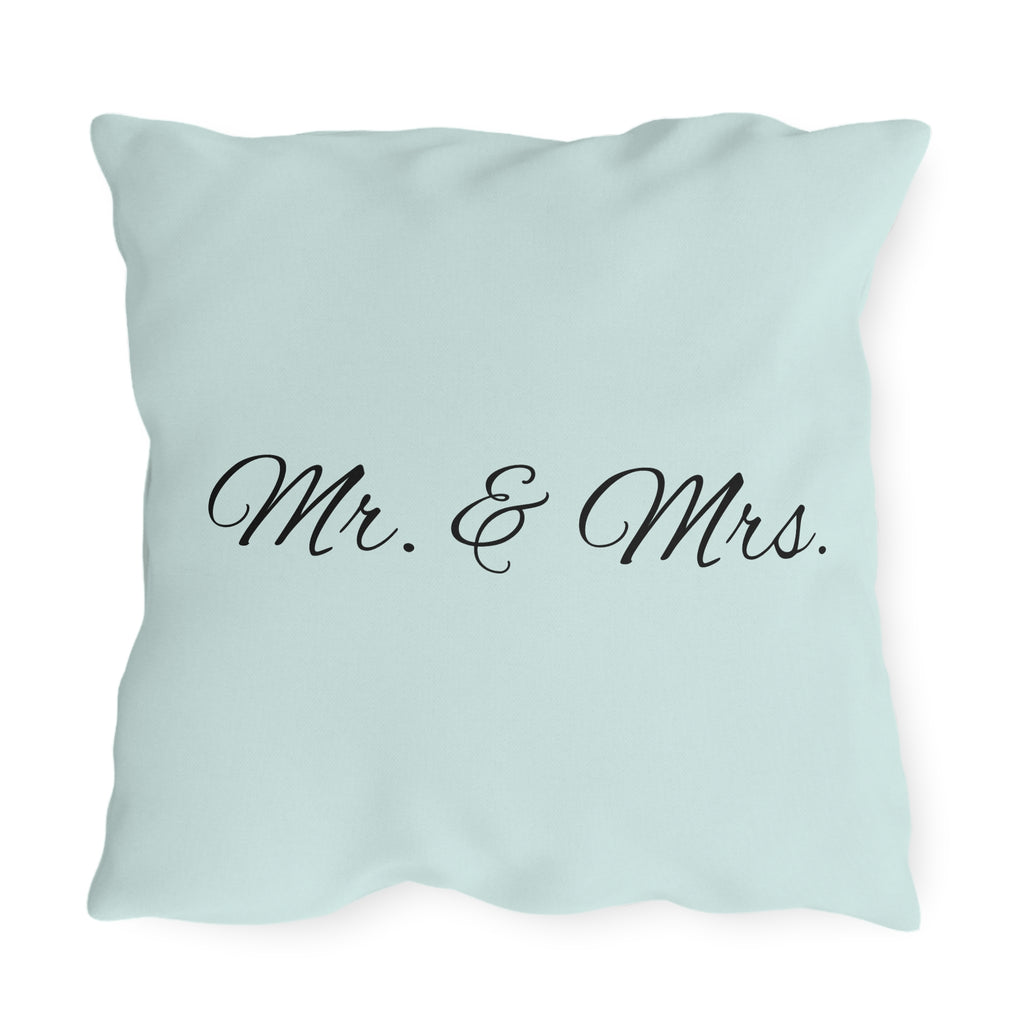 Outdoor Pillow — "Home Sweet Home" Monochrome Decorative Cushion for Porch & Patio